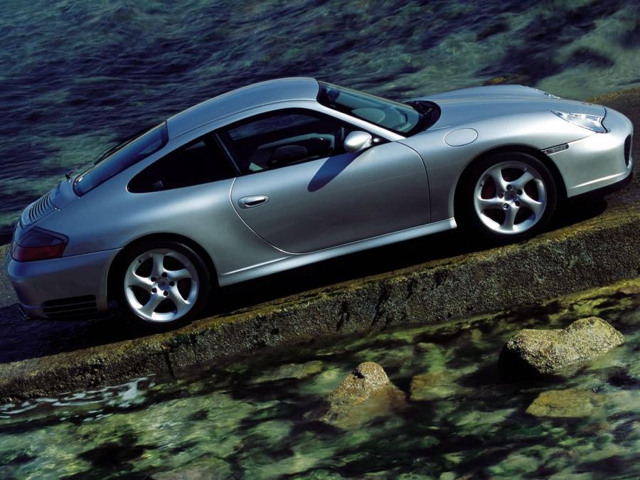  Porsche 911 Carrera 4S 2002 года  (фото 14 из 20)